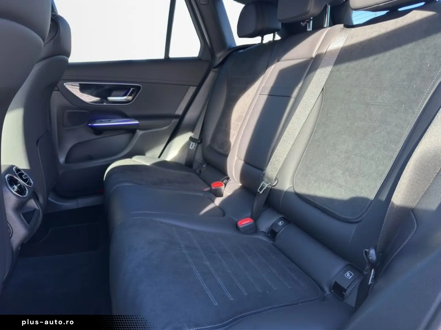 MERCEDES-BENZ GLC 300 d 4M AMG KEYLESS DISTRONIC AHK