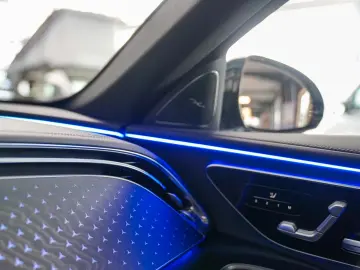 Mercedes-Benz E 450 d 4M AMG Line Night Pano HUD