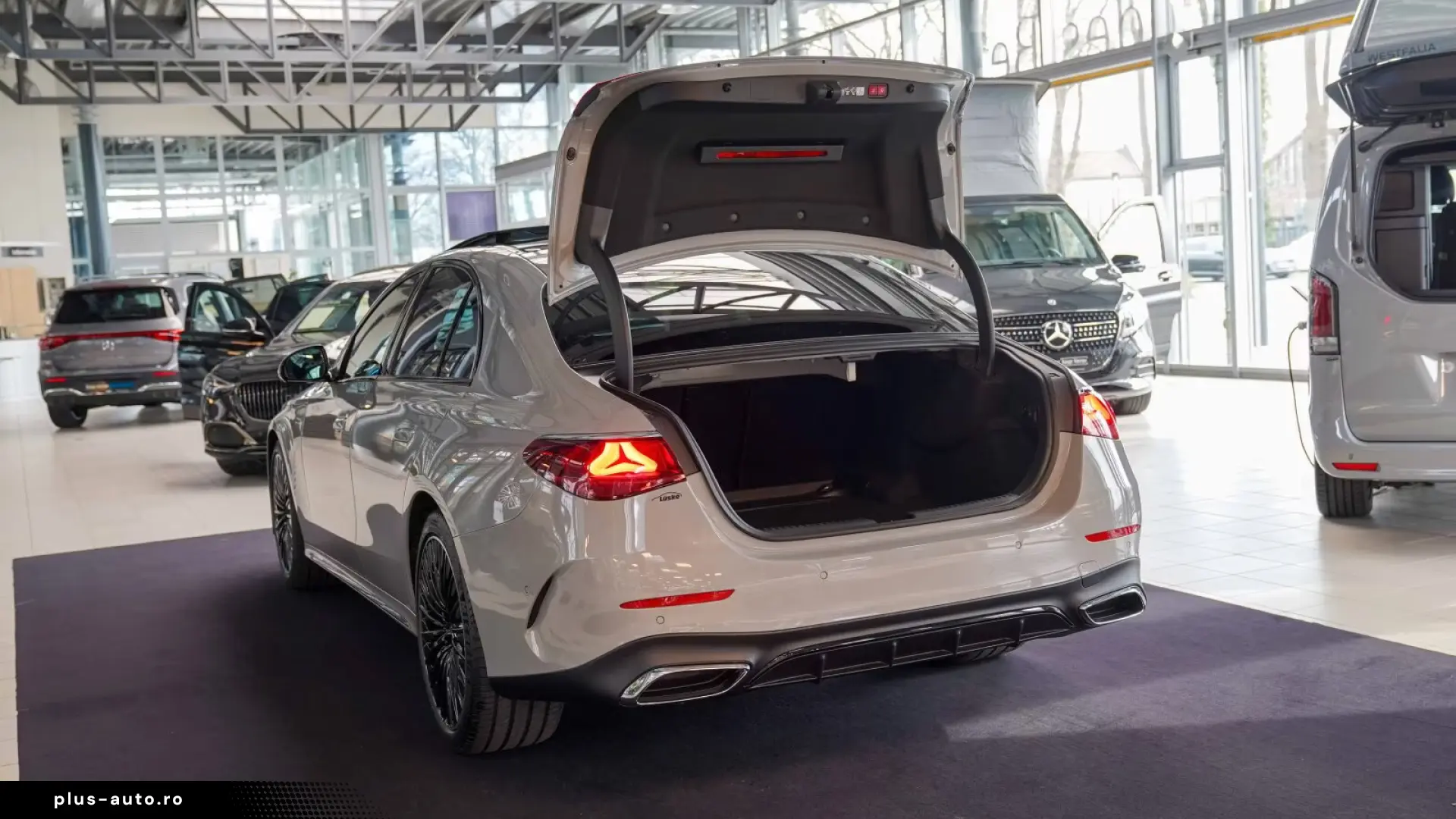 MERCEDES-BENZ E-Class 2025 — imagine 12