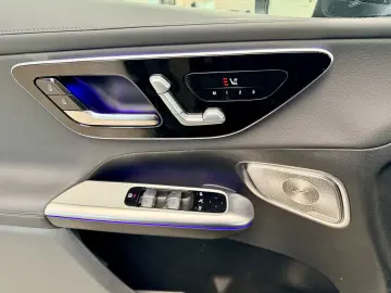 MERCEDES-BENZ GLC 300e 4M AMG Night Pano Head-Up Burmester