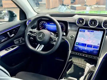MERCEDES-BENZ GLC 300e 4M AMG Night Pano Head-Up Burmester