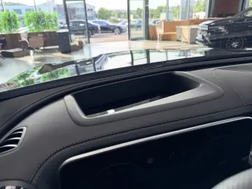 MERCEDES-BENZ GLC 300e 4M AMG Night Pano Head-Up Burmester