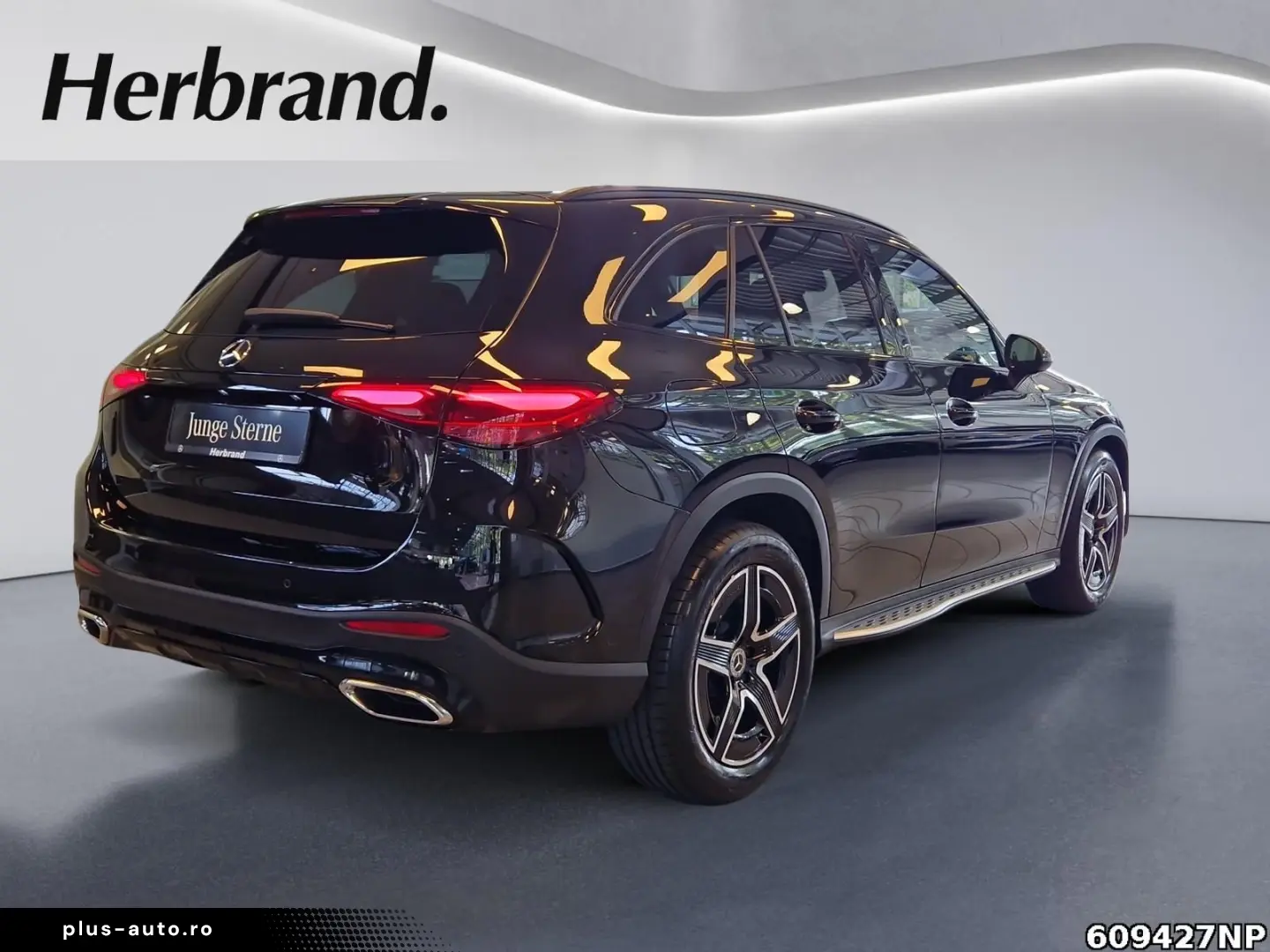 MERCEDES-BENZ GLC 300 4M AMG  DigitalLight Pano AHK Memory
