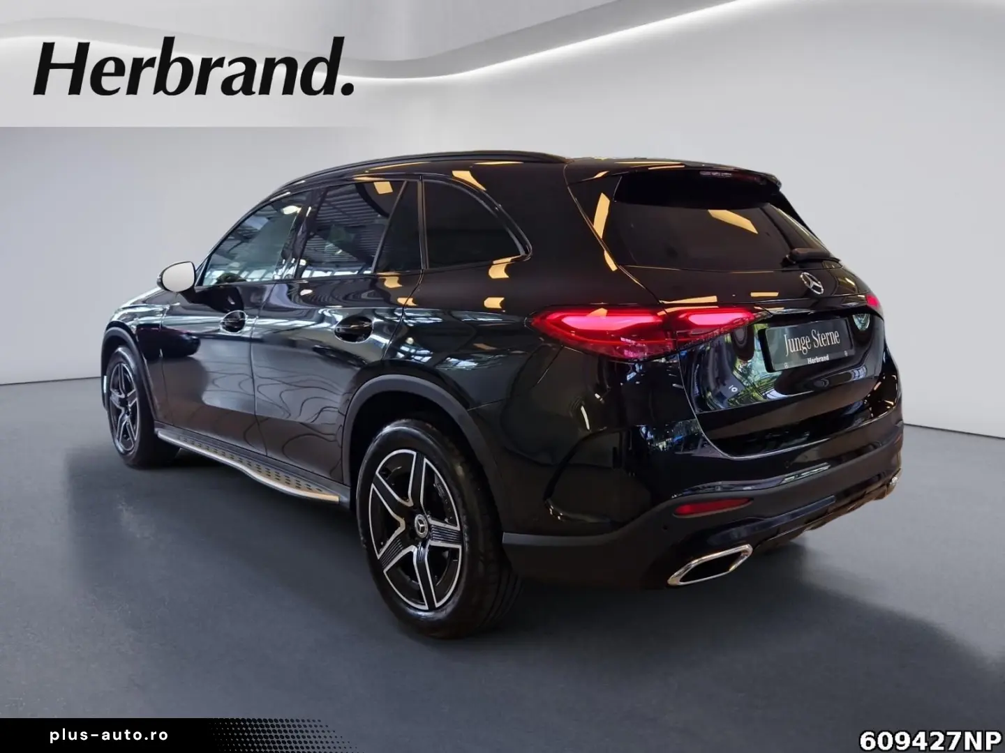 MERCEDES-BENZ GLC 300 4M AMG  DigitalLight Pano AHK Memory