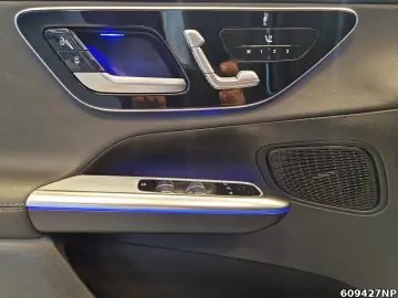 MERCEDES-BENZ GLC 300 4M AMG  DigitalLight Pano AHK Memory