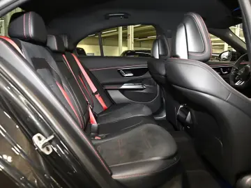 Mercedes-Benz E 53 AMG Hybrid 4M