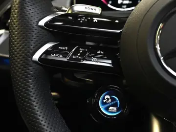 Mercedes-Benz E 53 AMG Hybrid 4M