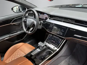 AUDI A8 50 TDI quattro  S-LINE HD-MATRIX 360  MASSAGE