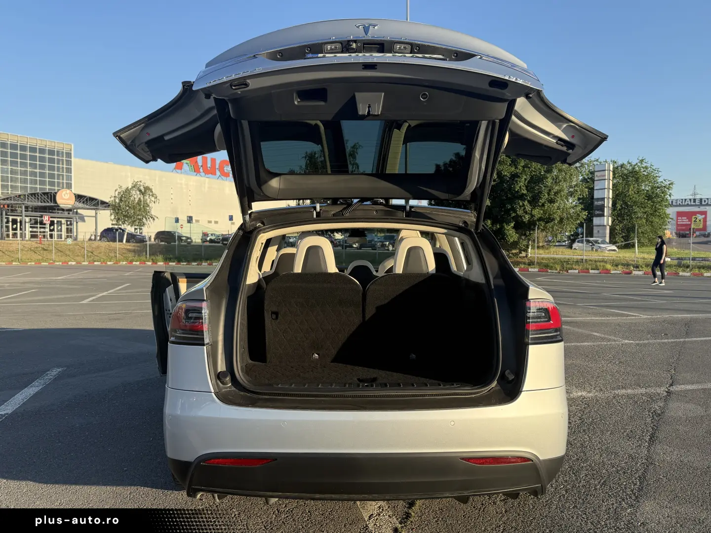 TESLA Model X 2018 — imagine 11