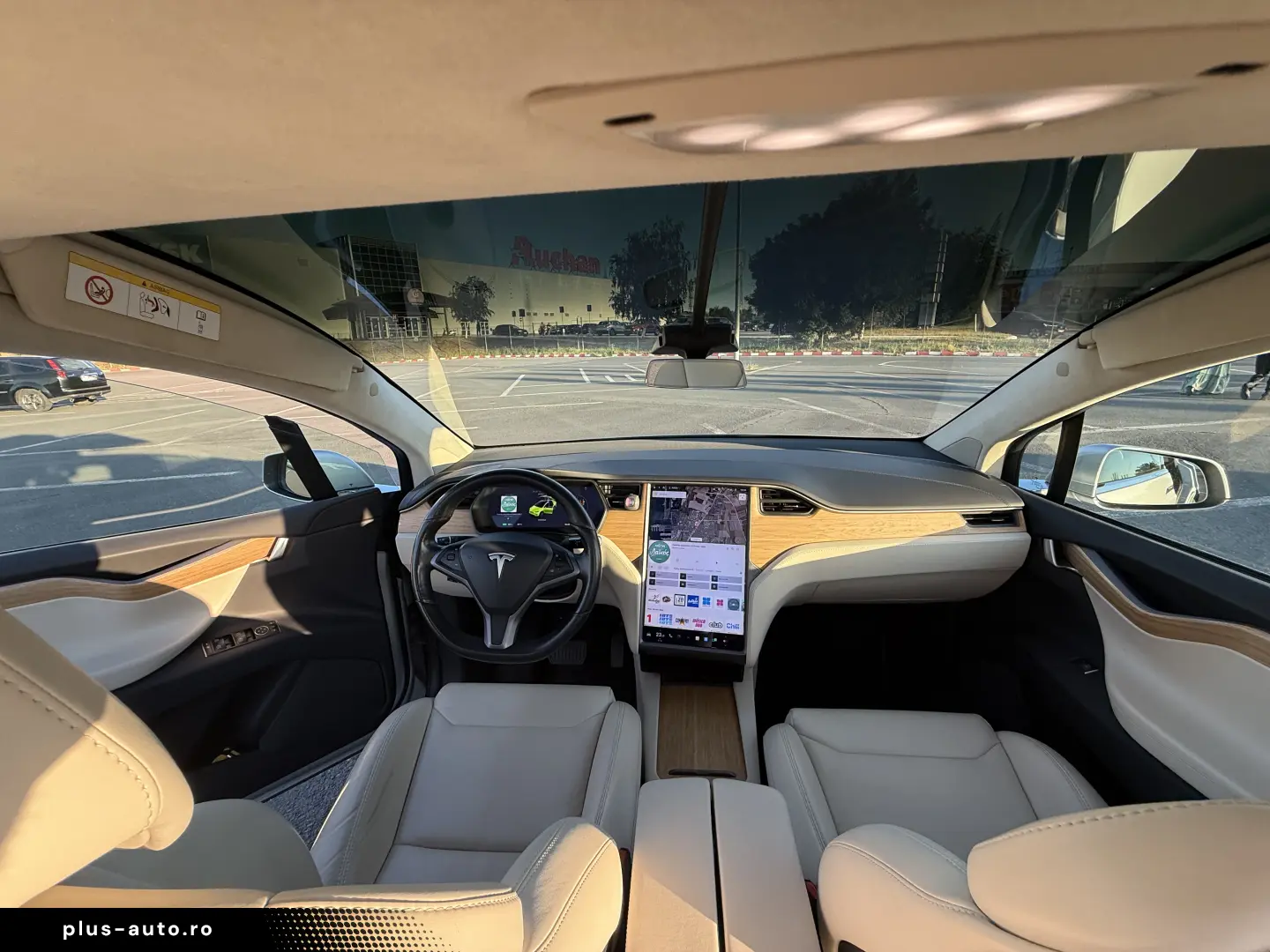 TESLA Model X 2018 — imagine 13