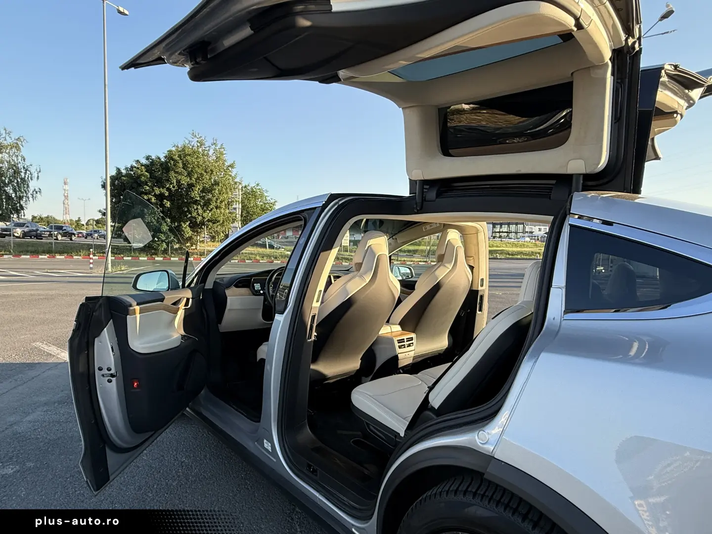 TESLA Model X 2018 — imagine 14