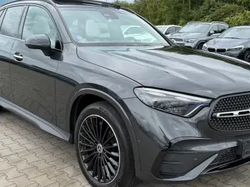 Mercedes-Benz GLC 300e 4Matic AMG   Finanțare Leasing