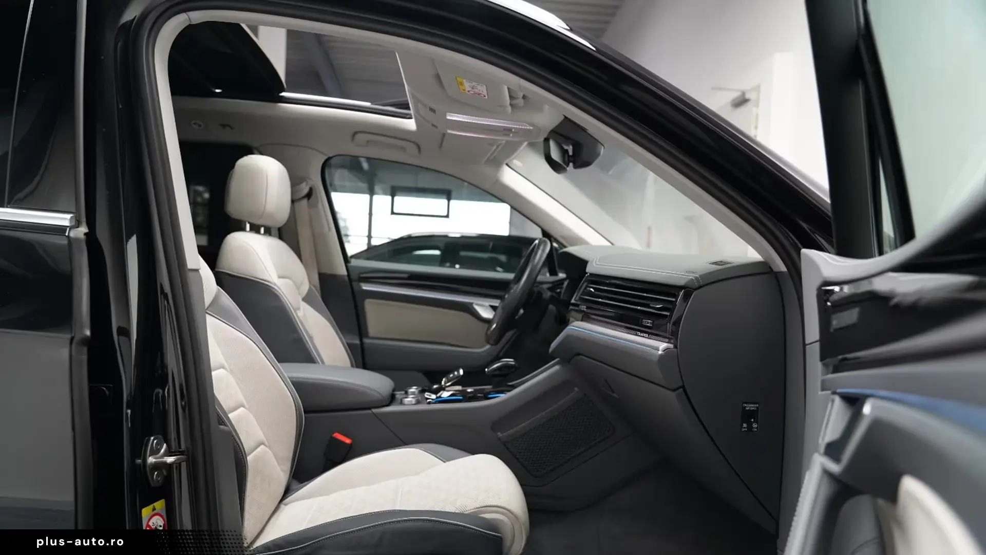 Volkswagen Touareg 3.0 TDI 4M Elegance   Finanțare Leasing