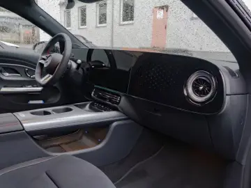 Mercedes-Benz CLA 250   AMG-Line-Plus Pano Night