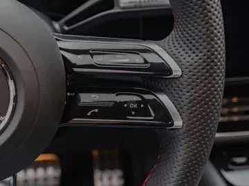 Mercedes-Benz CLA 250   AMG-Line-Plus Pano Night