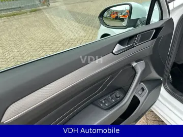 VW Passat Var. 2.0 TDI R-Line 4Motion