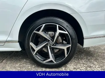 VW Passat Var. 2.0 TDI R-Line 4Motion