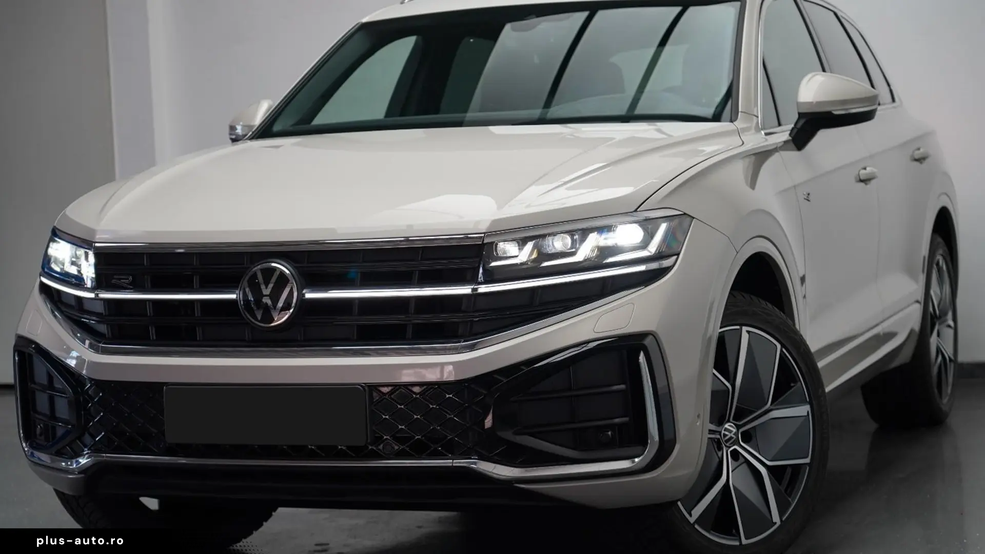 Volkswagen Touareg 3.0 TDI 4M R-Line   Finanțare Leasing