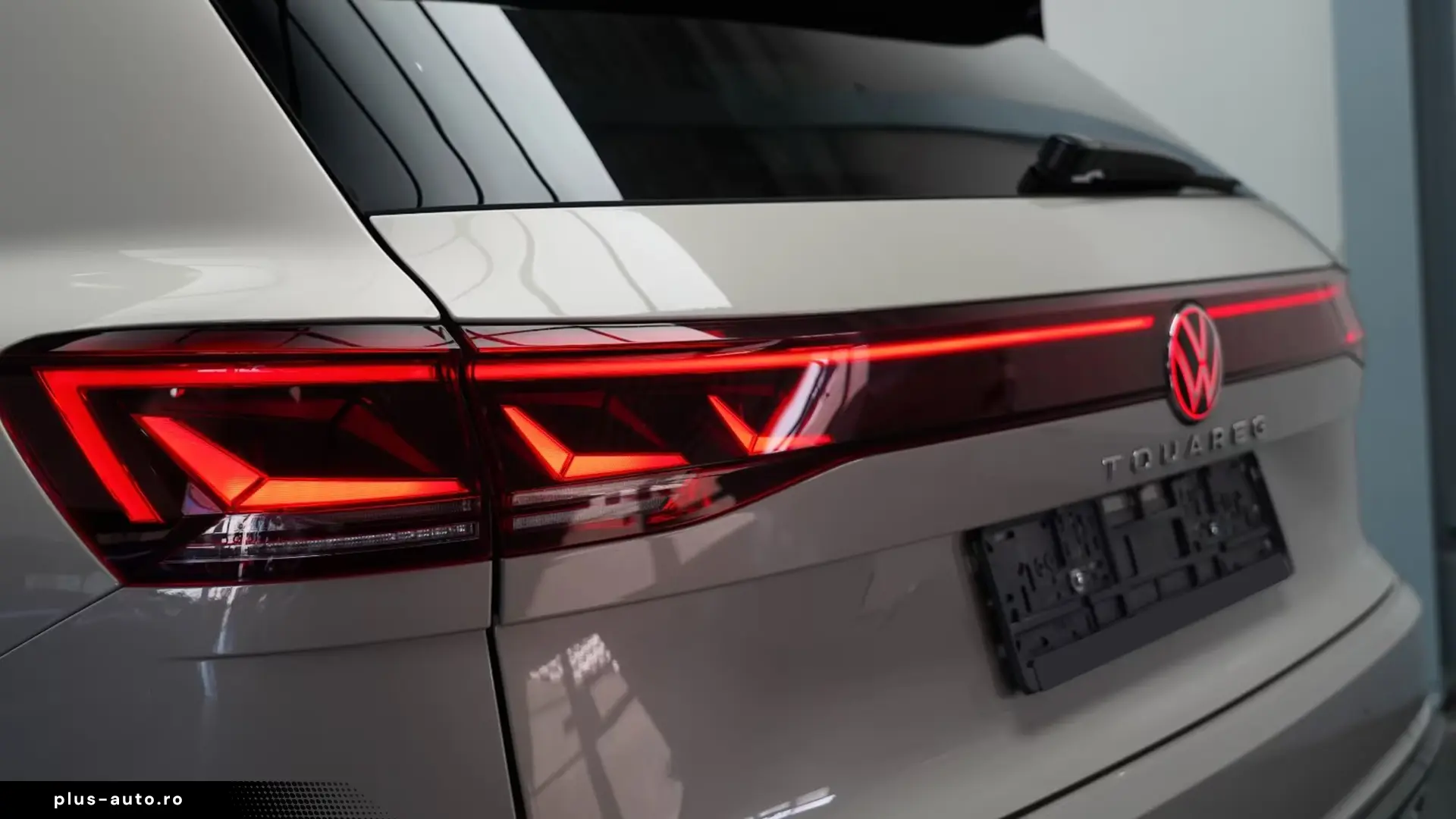 Volkswagen Touareg 3.0 TDI 4M R-Line   Finanțare Leasing