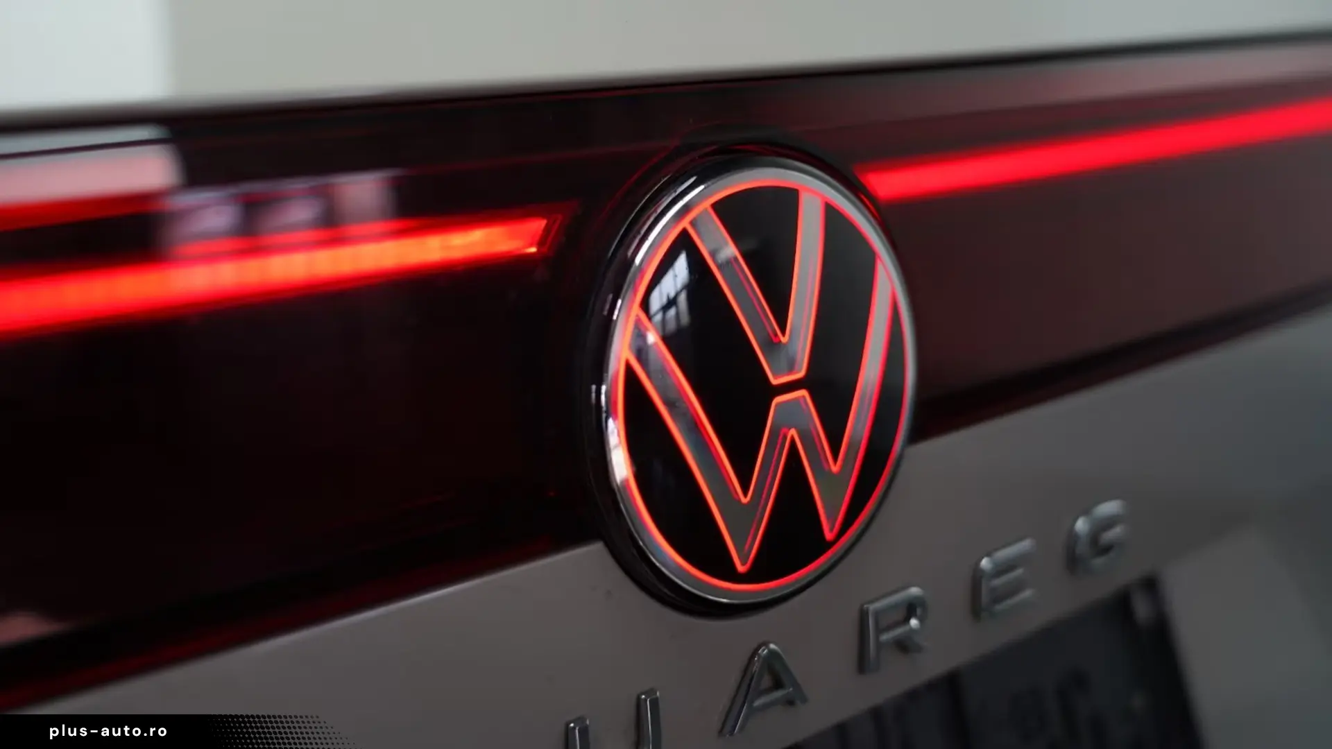 Volkswagen Touareg 3.0 TDI 4M R-Line   Finanțare Leasing