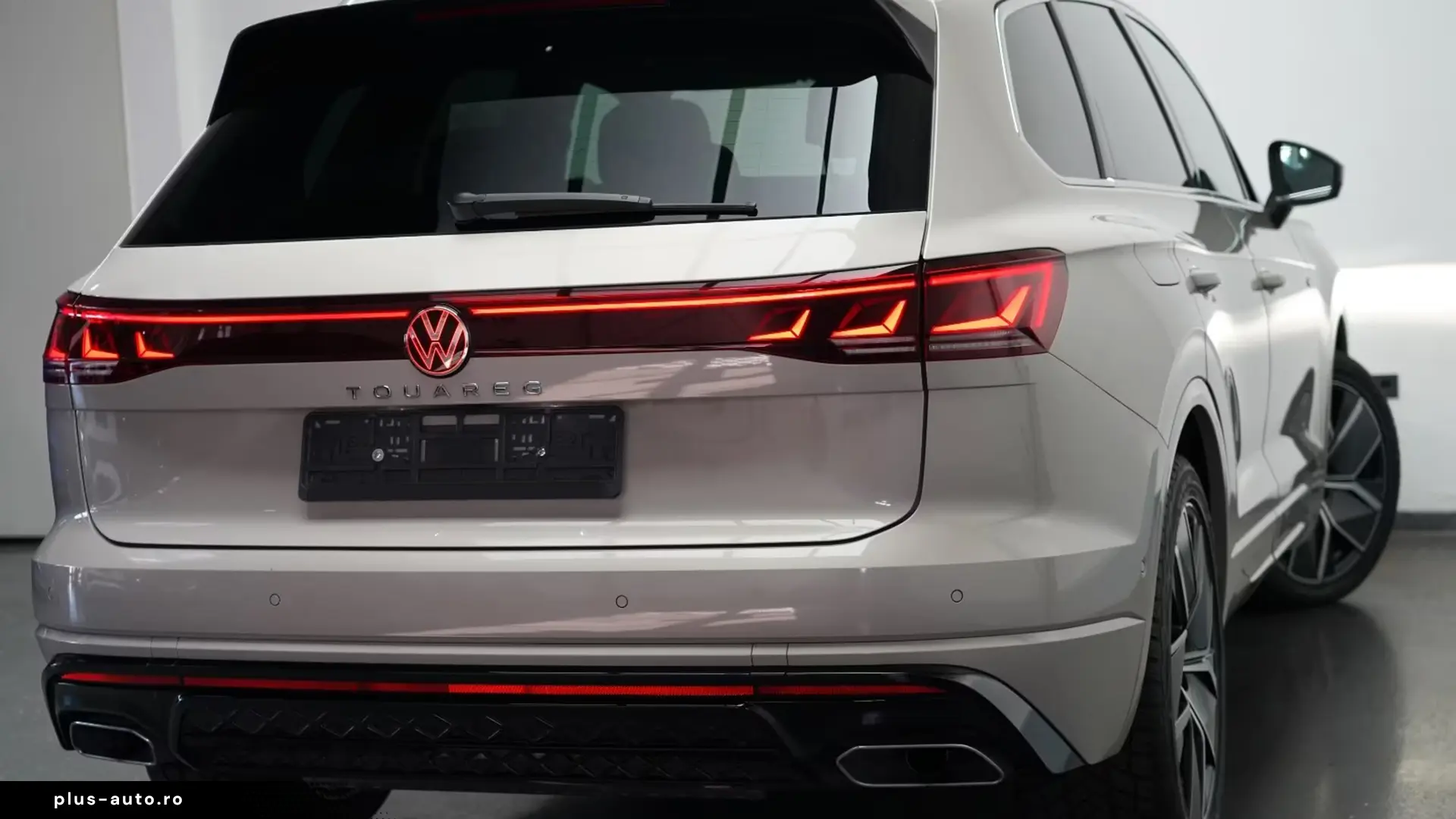 Volkswagen Touareg 3.0 TDI 4M R-Line   Finanțare Leasing