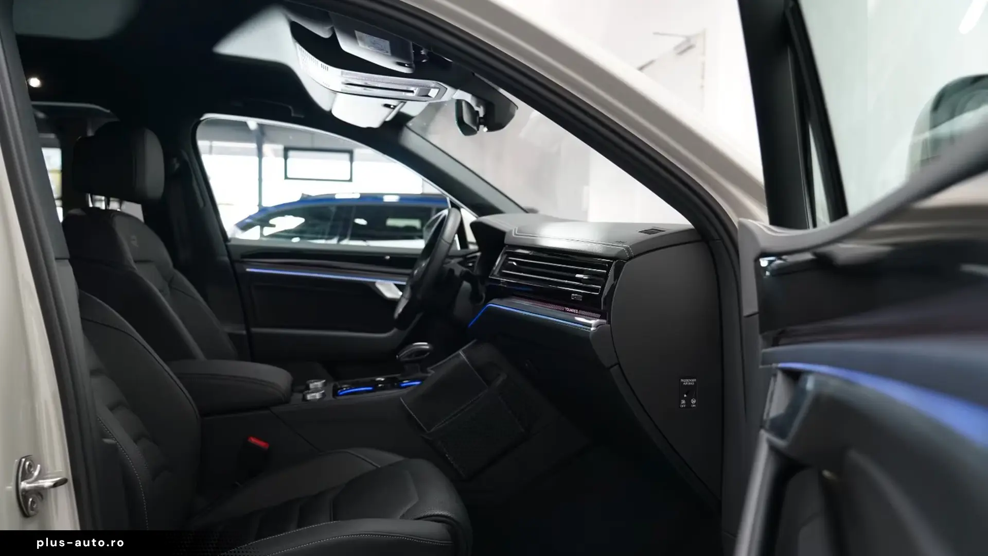 Volkswagen Touareg 3.0 TDI 4M R-Line   Finanțare Leasing