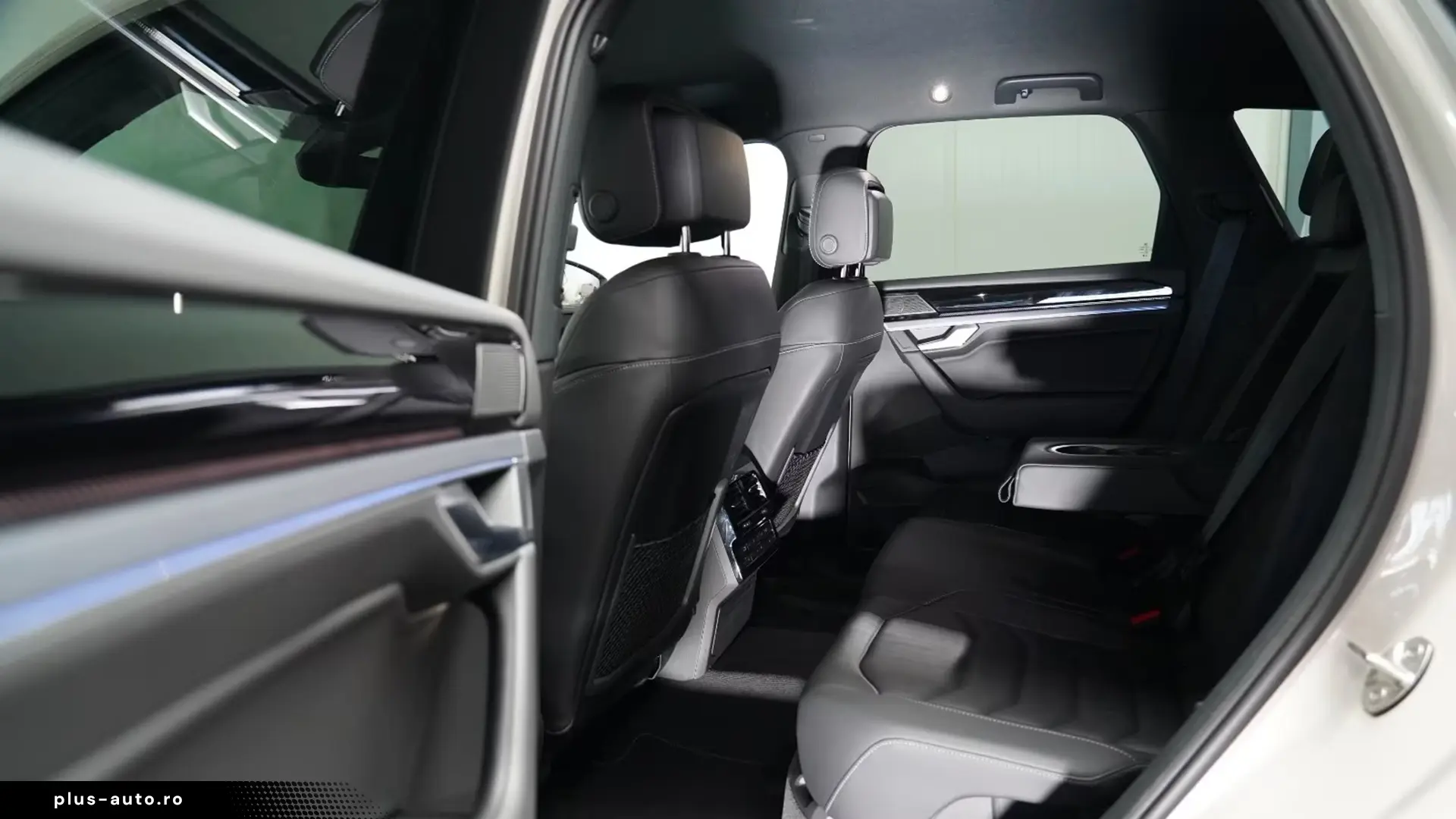 Volkswagen Touareg 3.0 TDI 4M R-Line   Finanțare Leasing