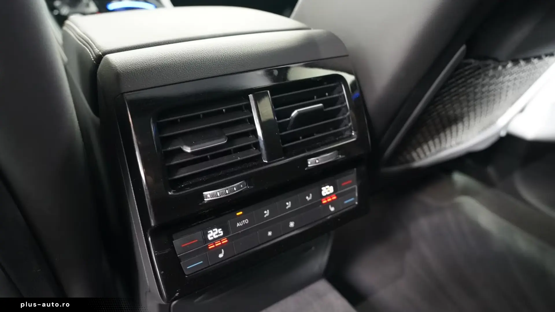 Volkswagen Touareg 3.0 TDI 4M R-Line   Finanțare Leasing