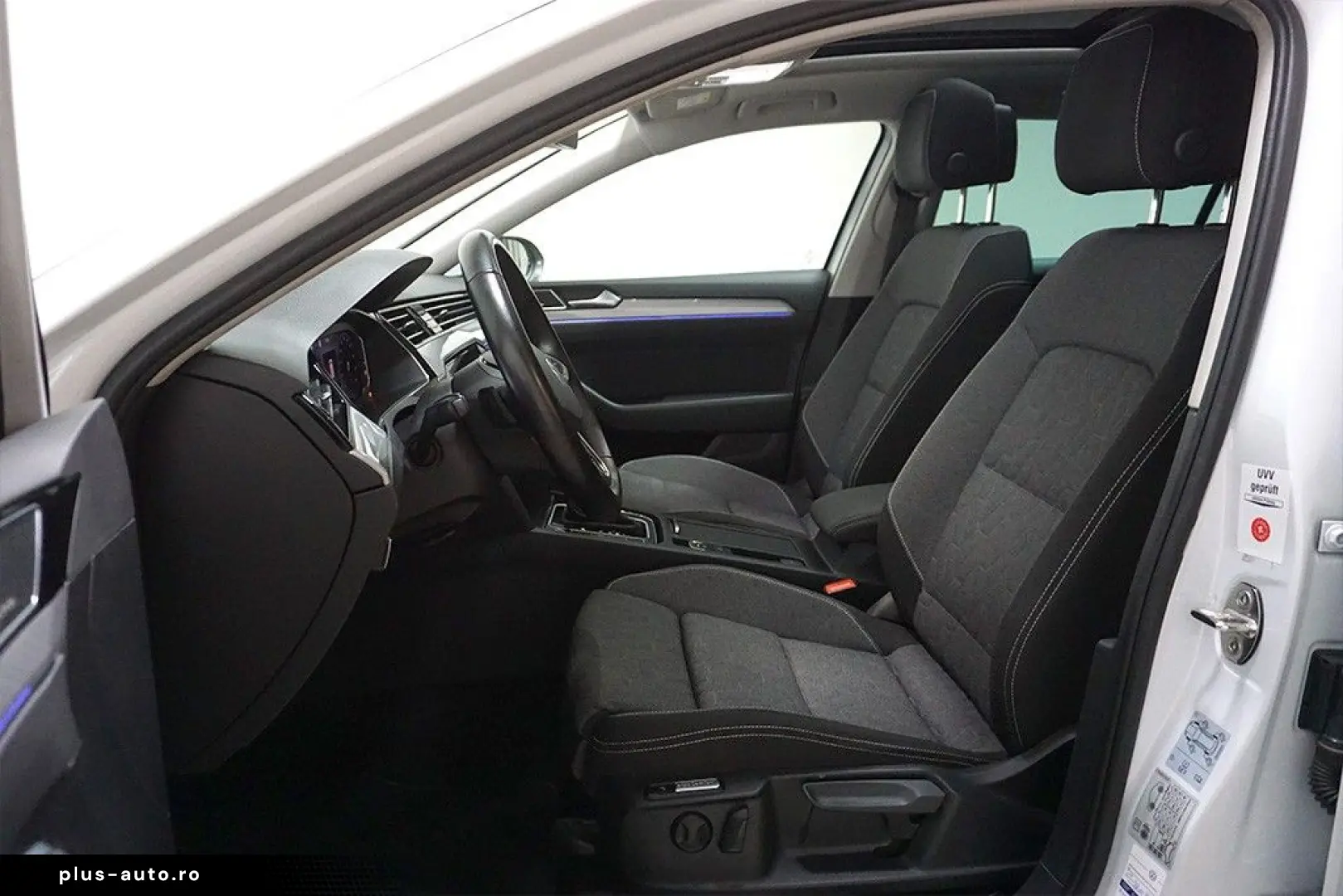 VW Passat 2.0TDI DSG R-Line Virtual Pano Navi ACC