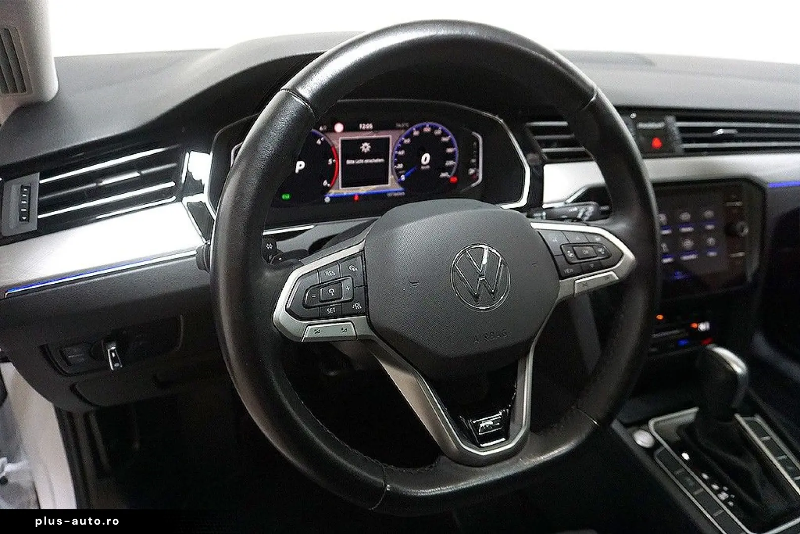 VW Passat 2.0TDI DSG R-Line Virtual Pano Navi ACC