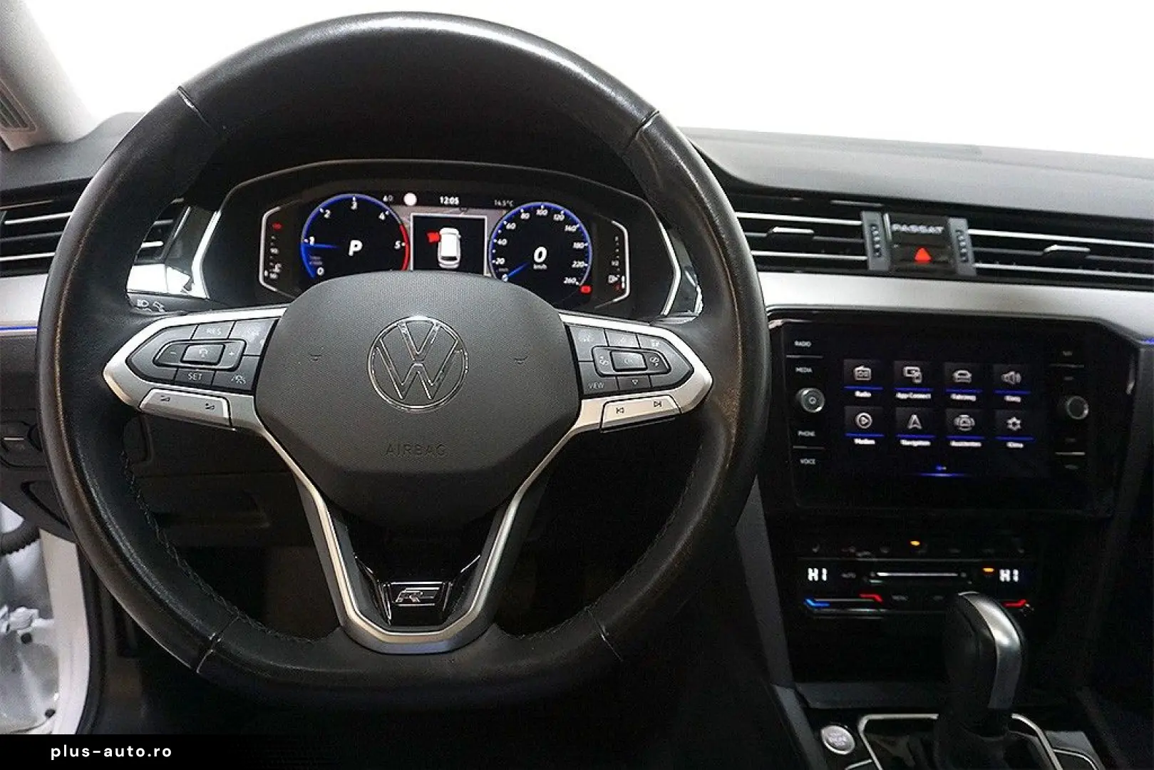 VW Passat 2.0TDI DSG R-Line Virtual Pano Navi ACC