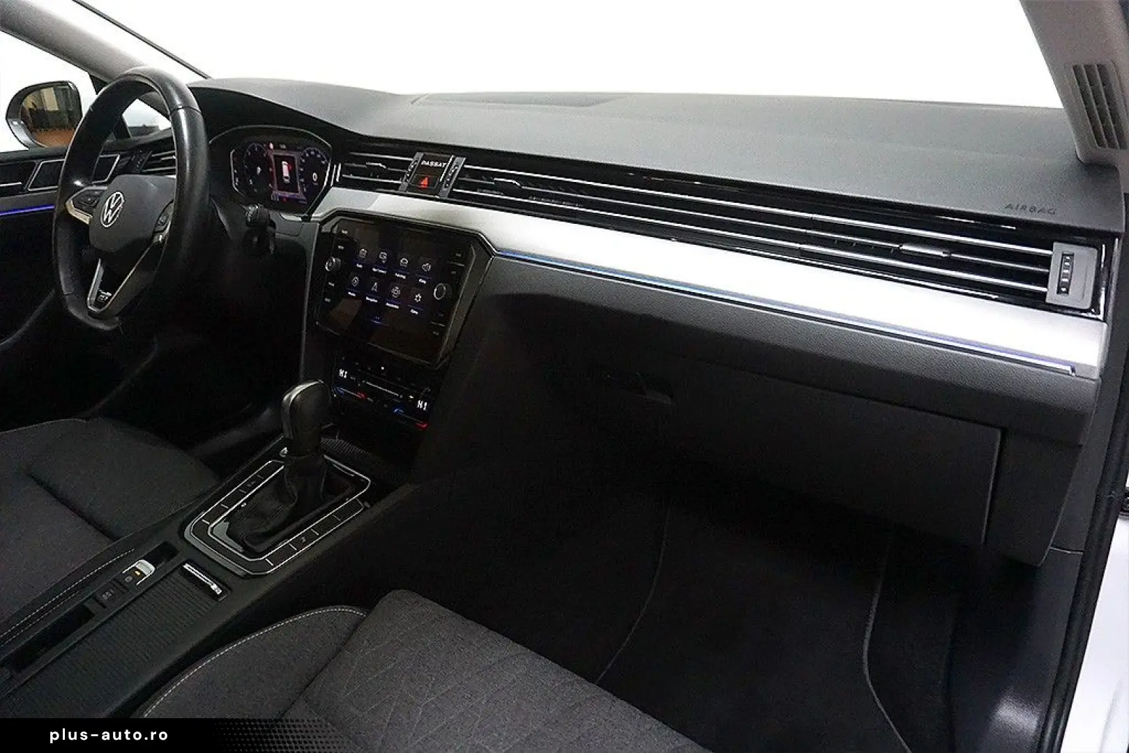 VW Passat 2.0TDI DSG R-Line Virtual Pano Navi ACC