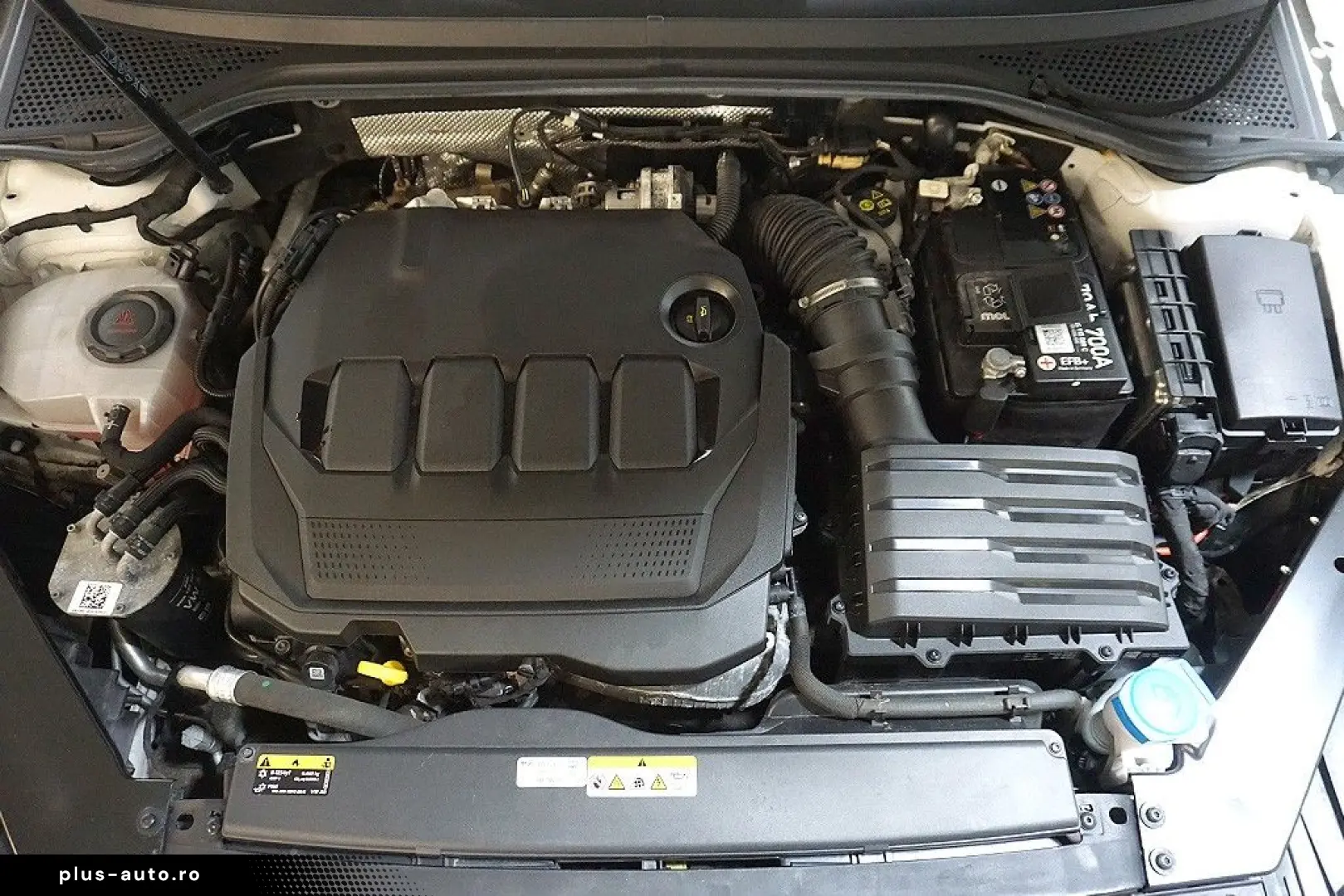 VW Passat 2.0TDI DSG R-Line Virtual Pano Navi ACC