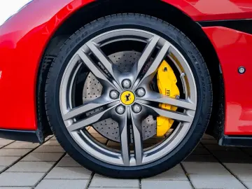 FERRARI Portofino   1. Hand   LED   Carbon
