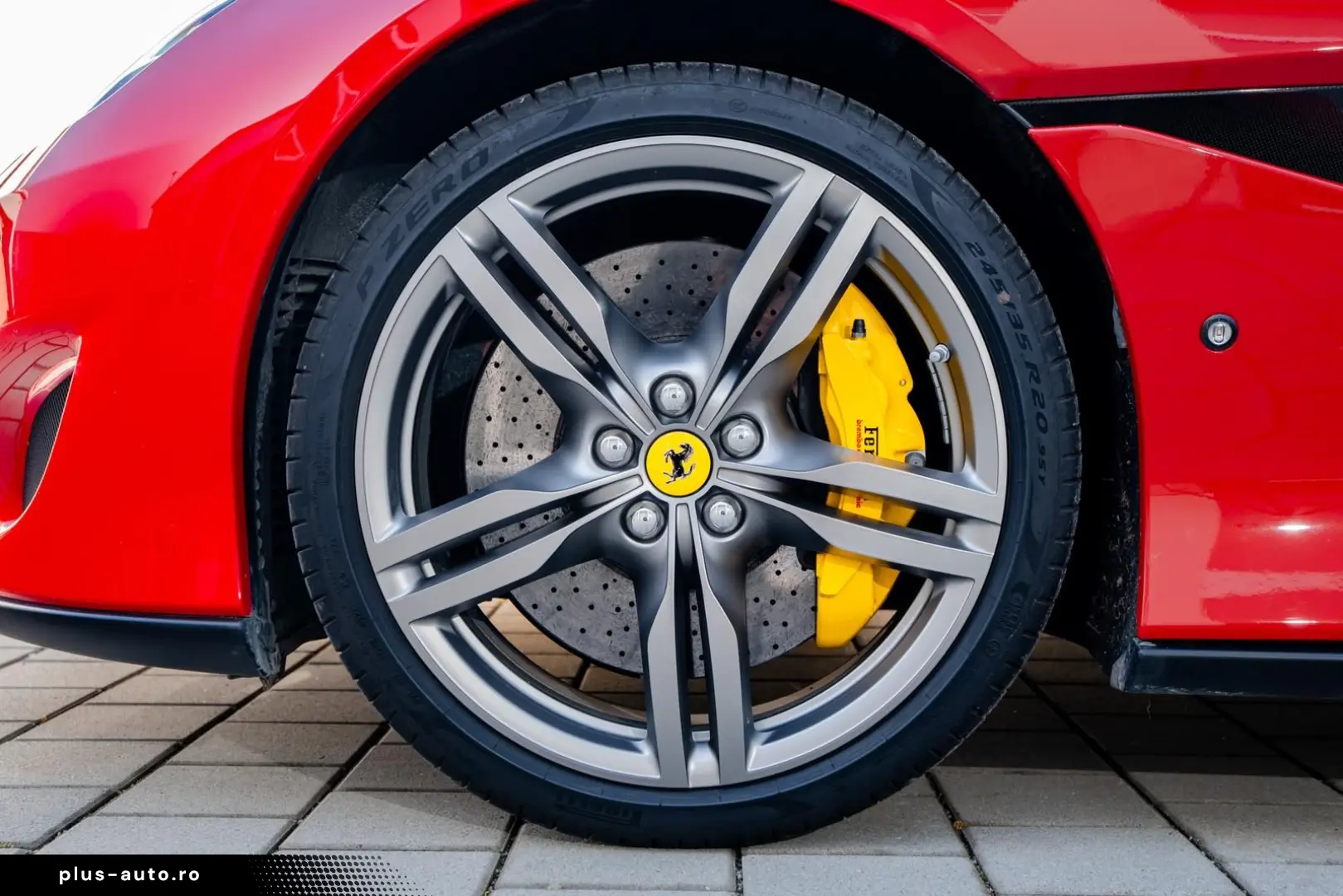 FERRARI Portofino   1. Hand   LED   Carbon