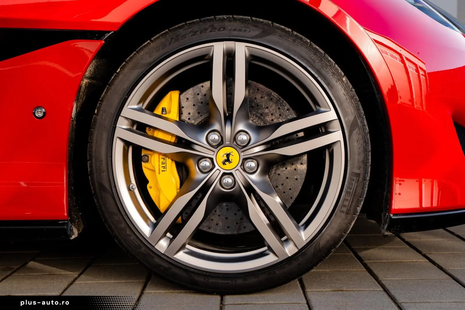 FERRARI Portofino   1. Hand   LED   Carbon