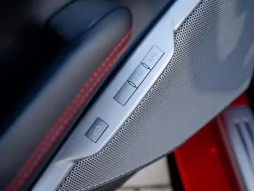 FERRARI Portofino   1. Hand   LED   Carbon