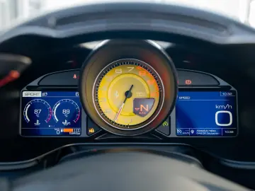 FERRARI Portofino   1. Hand   LED   Carbon