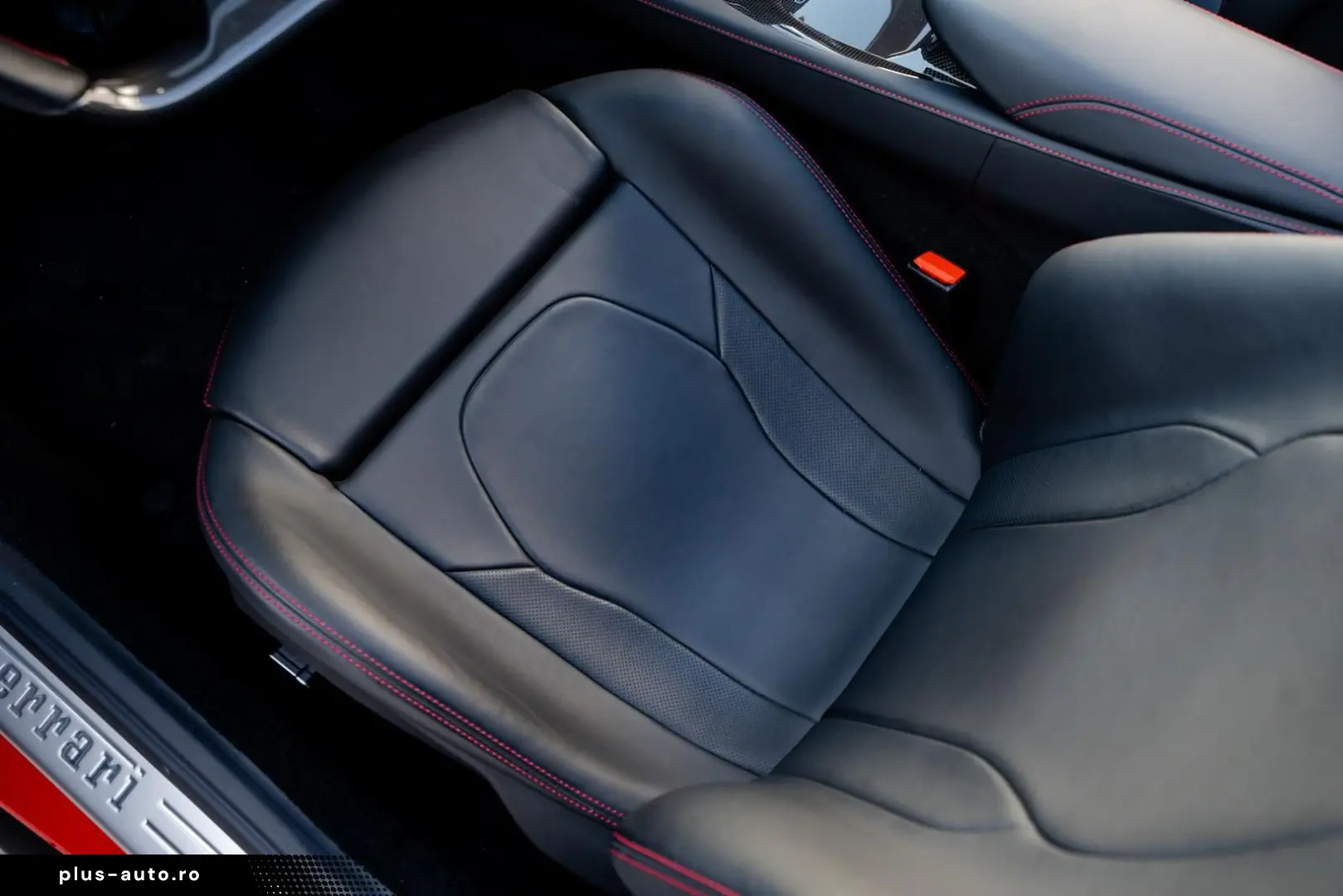 FERRARI Portofino   1. Hand   LED   Carbon
