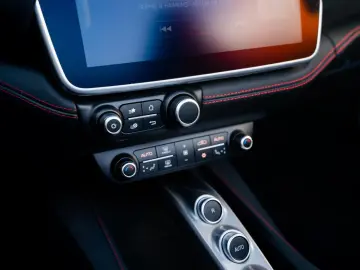 FERRARI Portofino   1. Hand   LED   Carbon