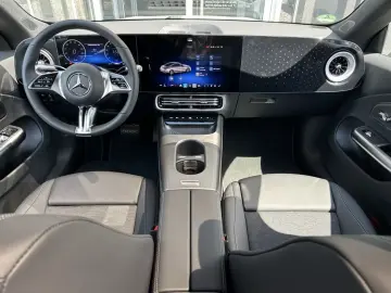 Mercedes-Benz CLA 250   EQ Progressive LED Pano Night
