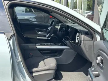 Mercedes-Benz CLA 250   EQ Progressive LED Pano Night