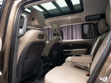 Land Rover Defender L663