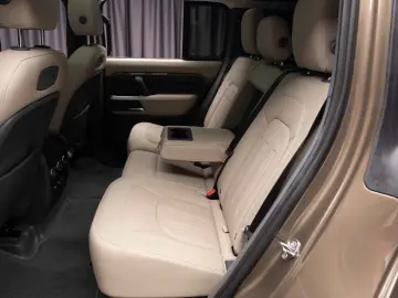 Land Rover Defender L663