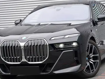 BMW 740d xDrive M Sport   Finanțare Leasing
