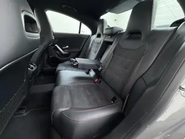 MERCEDES-BENZ CLA 180 AMG