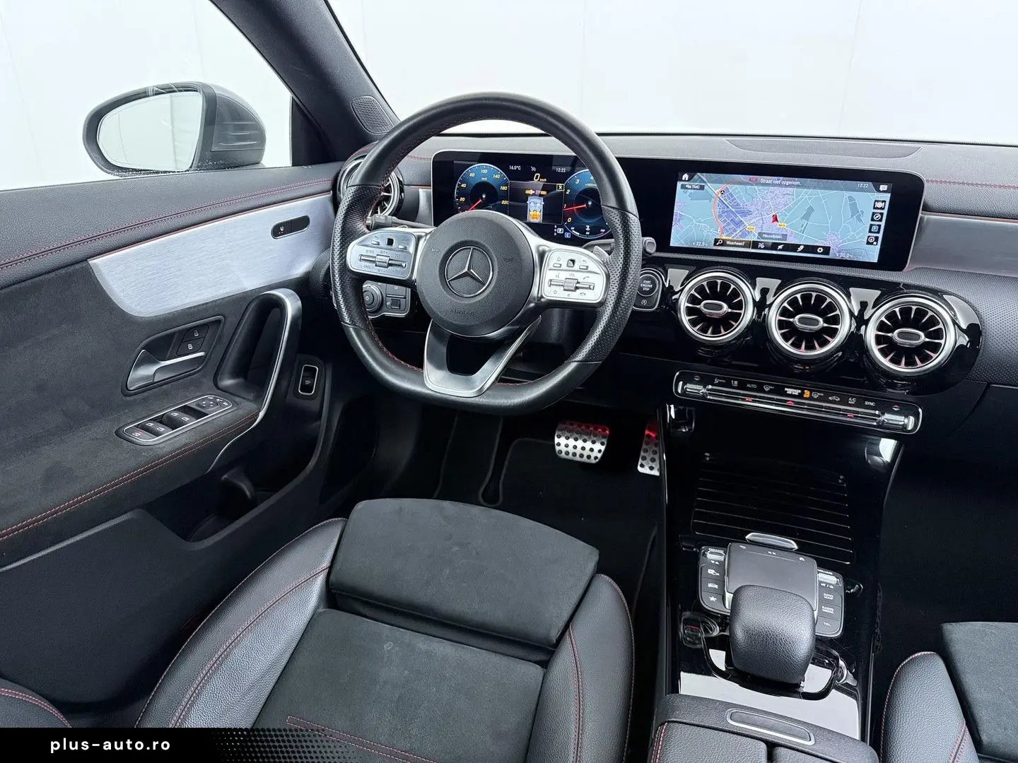 MERCEDES-BENZ CLA 180 AMG