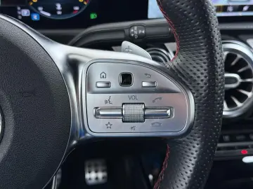 MERCEDES-BENZ CLA 180 AMG