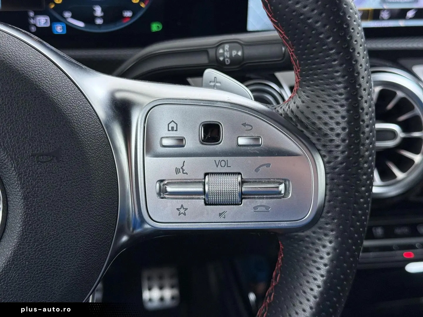 MERCEDES-BENZ CLA 180 AMG