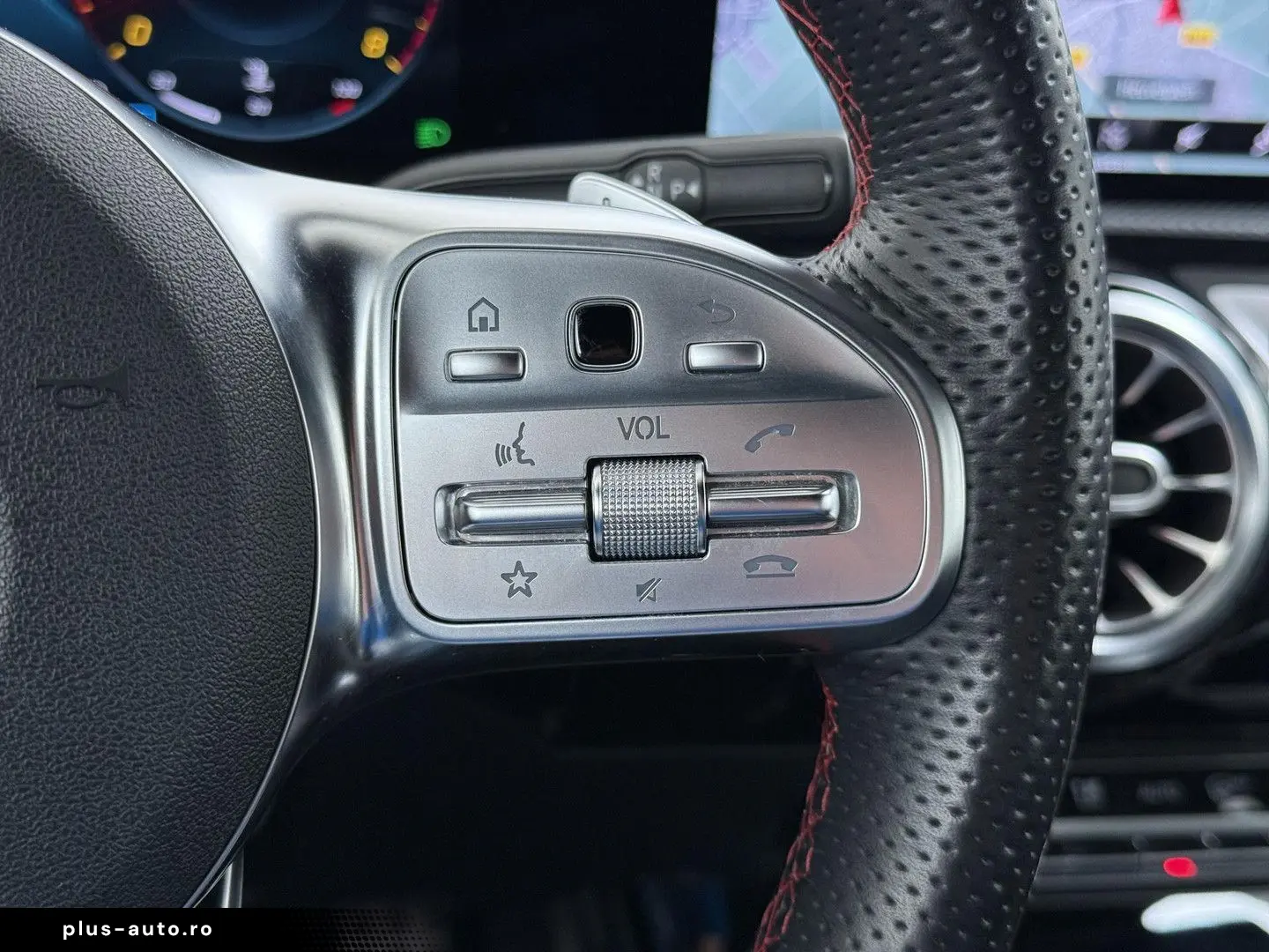 MERCEDES-BENZ CLA 180 AMG